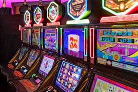 Người chơi Việt Nam truy cập game slot lk68 trên điện thoại